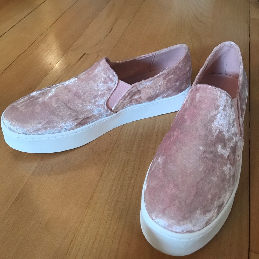 Slip on pink velvet